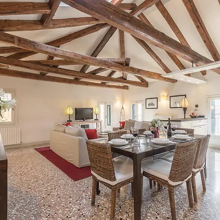 Ca' San Sebastiano Canal View Apartament