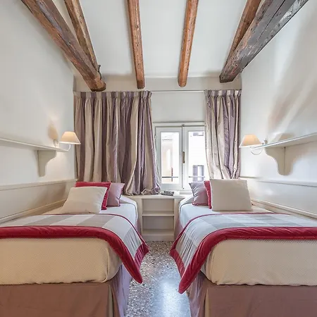 Apartment Ca' San Sebastiano Canal View Venedig