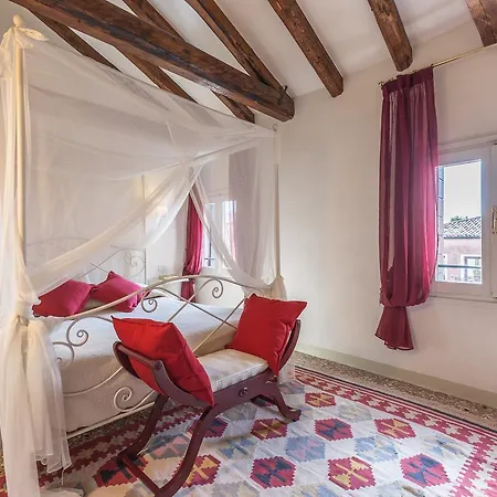 Ca' San Sebastiano Canal View Apartament