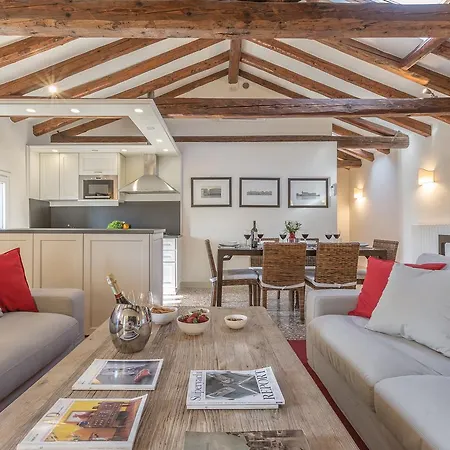 Ca' San Sebastiano Canal View Apartment Venedig