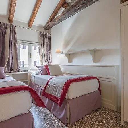 Ca' San Sebastiano Canal View Apartament