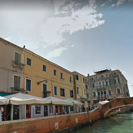 Apartament Ca' San Sebastiano Canal View