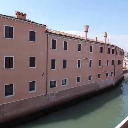 Ca' San Sebastiano Canal View Apartament Wenecja