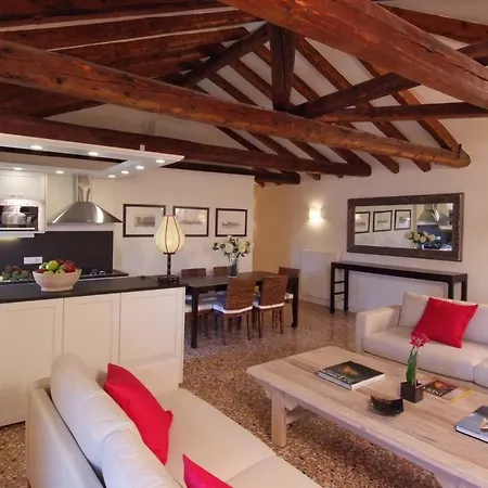 Ca' San Sebastiano Canal View Apartament Wenecja